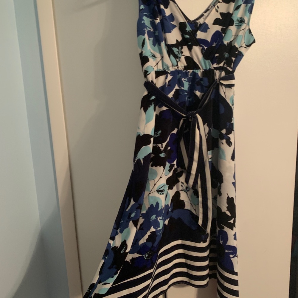 Motherhood Maternity size medium blue floral dress